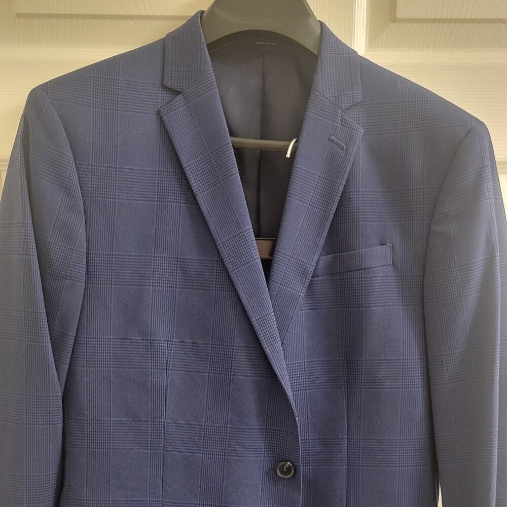 Used J. Ferrar Suit
